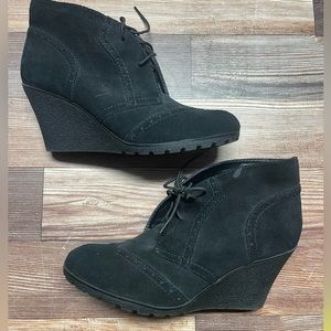 MIA Wedges Womens size 11 (men’s 9.5) black Bundles available!